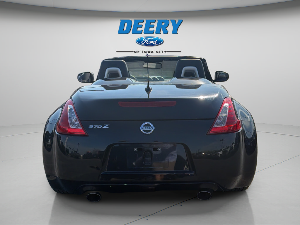 Used 2010 Nissan 370Z Touring RWD image 7