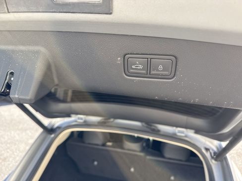 Used 2025 Genesis Electrified GV70 Advanced w/ Prestige Package image 11