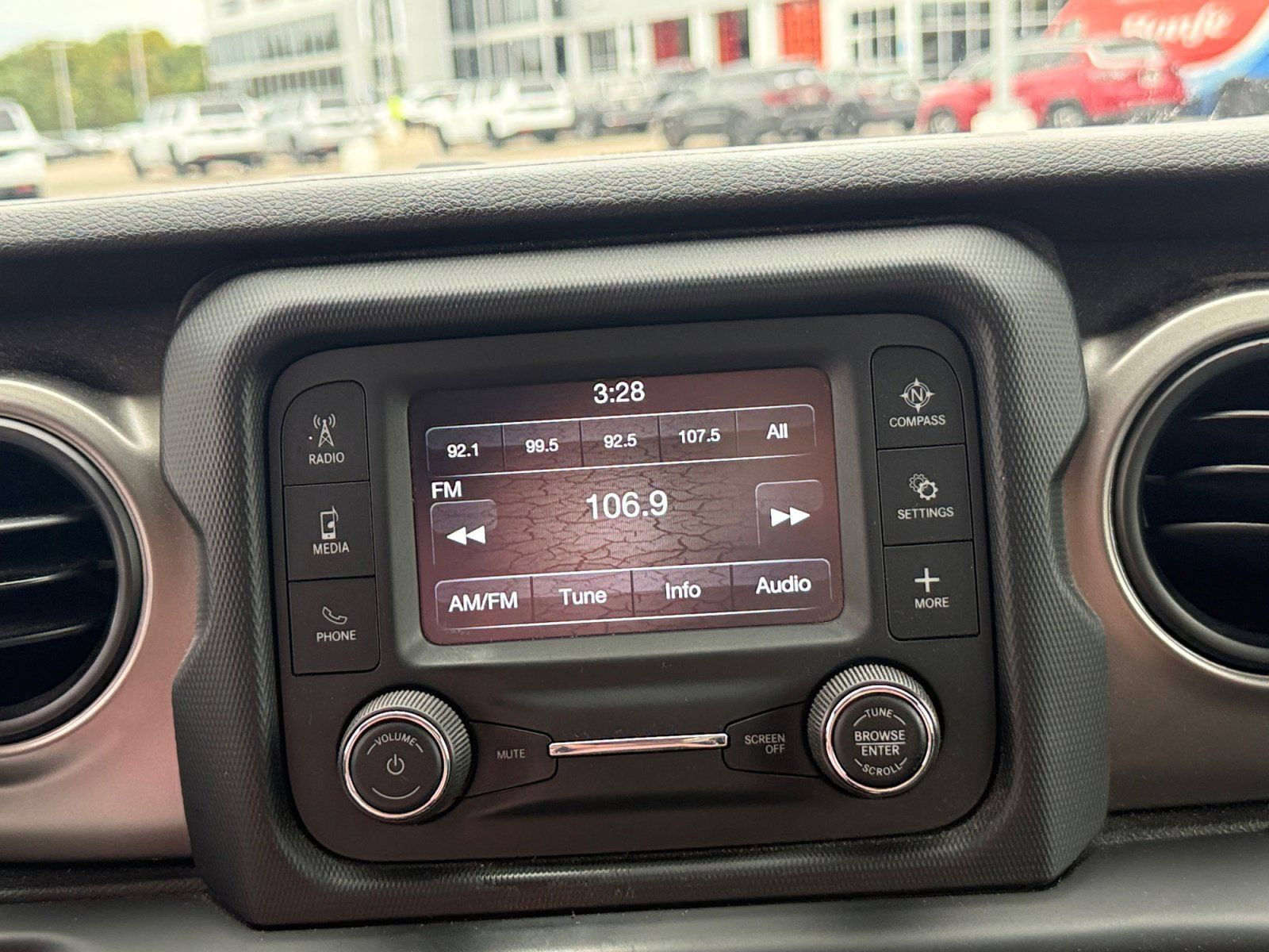 Used 2019 Jeep Wrangler Unlimited Sport S AWD/4WD image 23