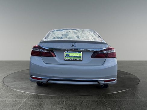 Used 2017 Honda Accord Sport image 8