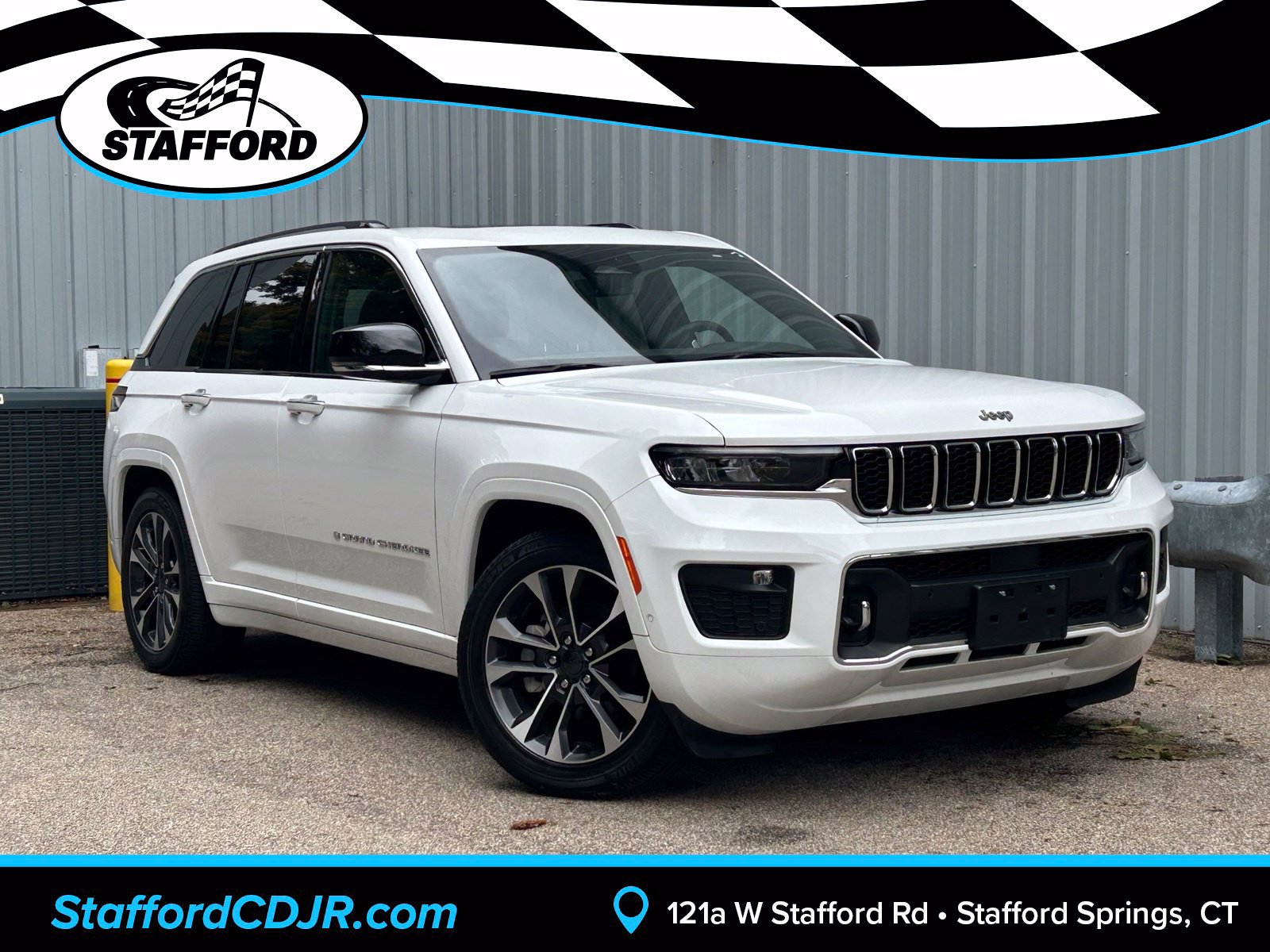 Used 2023 Jeep Grand Cherokee Overland AWD/4WD image 1