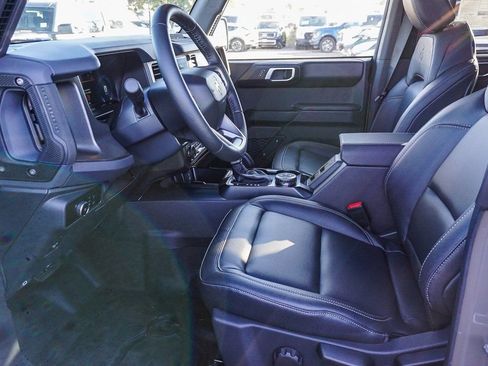 New 2025 Ford Bronco Badlands AWD/4WD image 17