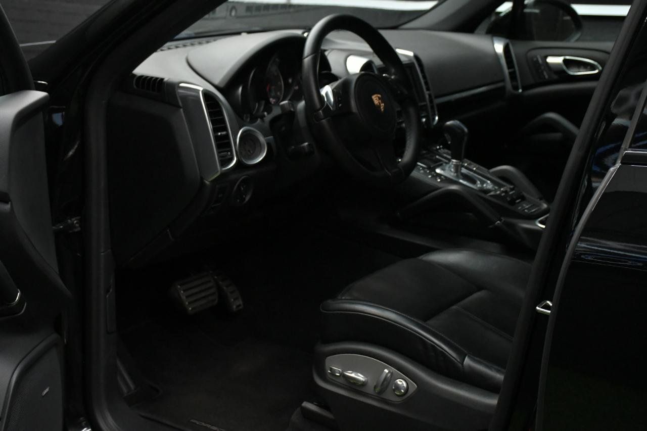 Used 2014 Porsche Cayenne S w/ Comfort Plus Package AWD/4WD image 15