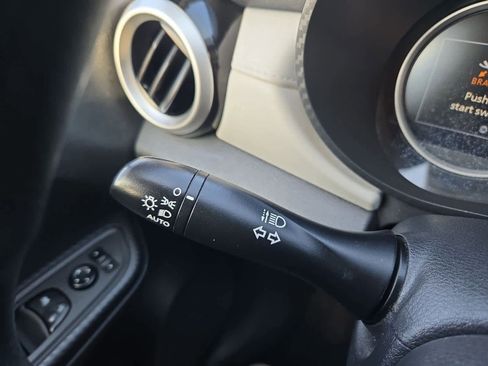 Used 2021 Nissan Versa SV image 24