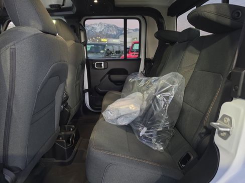 New 2026 Jeep Gladiator Sport AWD/4WD image 29