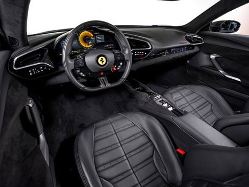 Used 2025 Ferrari 296 GTS RWD image 5