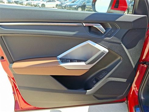 New 2025 Audi Q3 2.0T Premium image 8