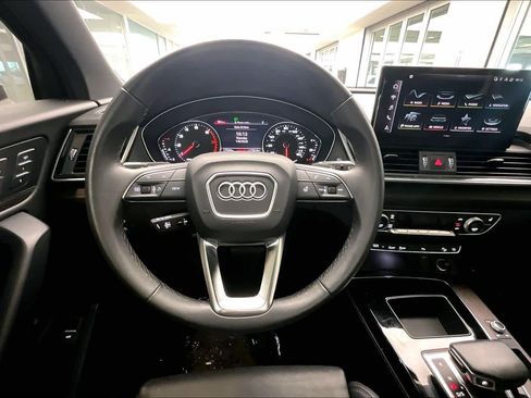 Certified 2023 Audi Q5 2.0T Premium w/ Convenience Package image 5
