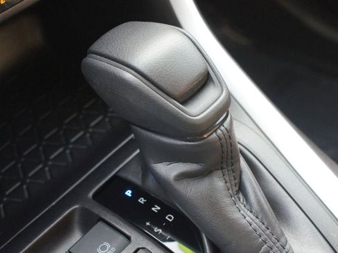 Certified 2025 Toyota RAV4 LE image 9