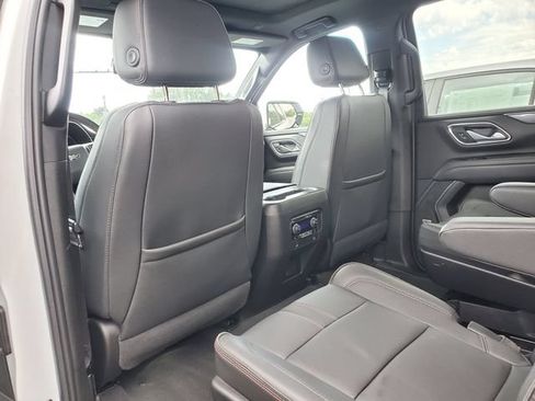 Certified 2024 Chevrolet Suburban RST w/ Luxury Package AWD/4WD image 15