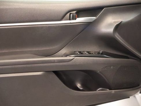 Used 2018 Toyota Camry LE FWD image 10