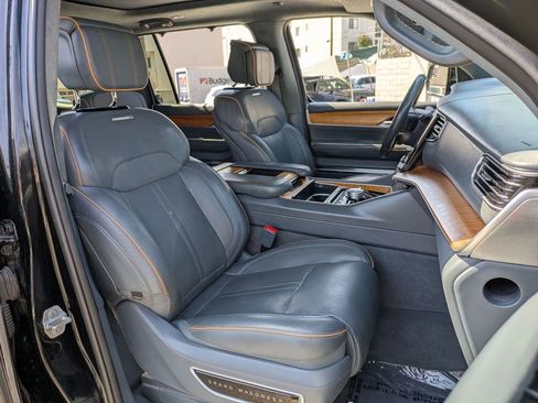 Used 2023 Jeep Grand Wagoneer Series II AWD/4WD image 28