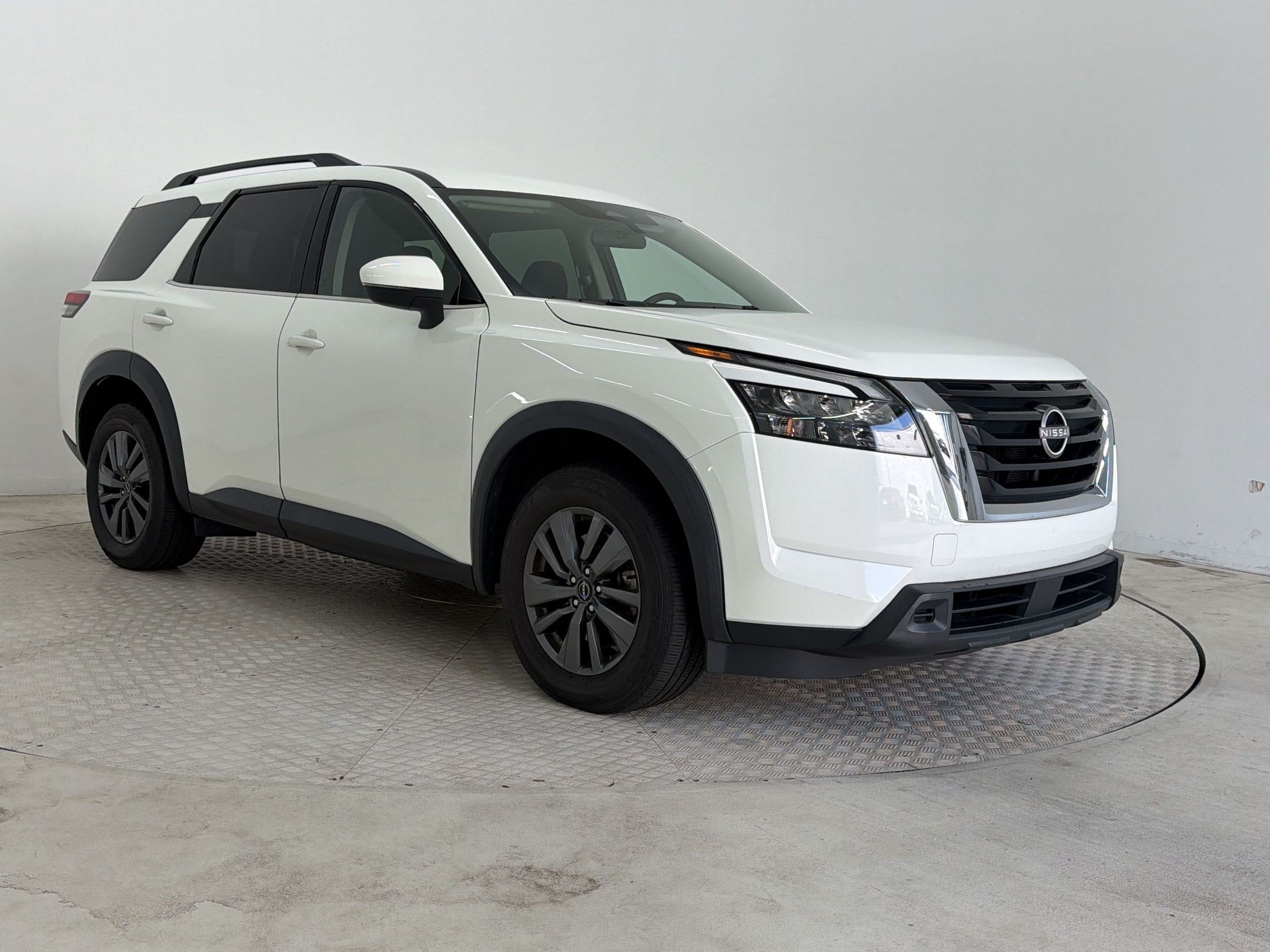 Used 2023 Nissan Pathfinder SV AWD/4WD image 7