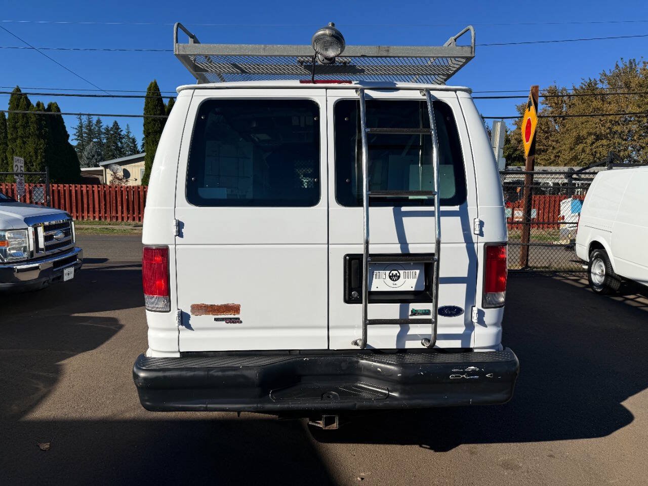 Used 2014 Ford E-350 and Econoline 350 Extended Super Duty w/ Power Group RWD image 7