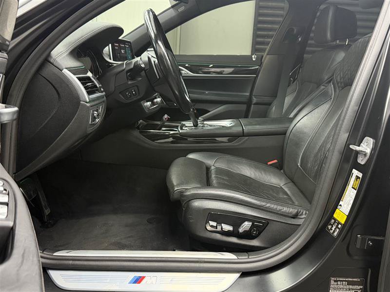 Used 2018 BMW 750i xDrive AWD/4WD image 9