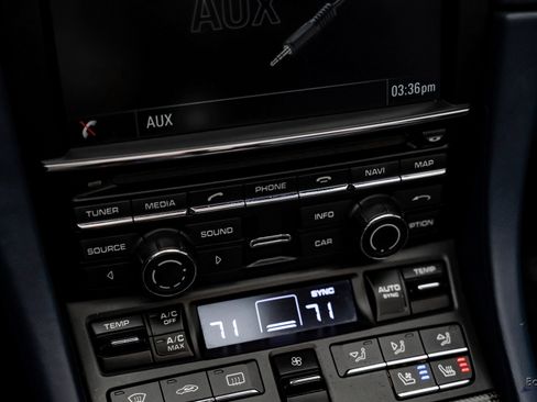 Used 2015 Porsche 911 Turbo S image 62