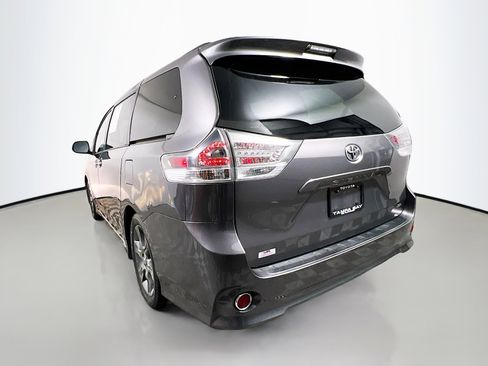 Used 2015 Toyota Sienna SE w/ SE Preferred Package image 8