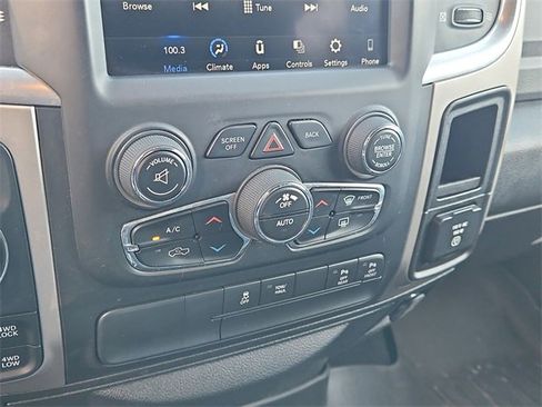 Used 2019 RAM 1500 Big Horn image 25