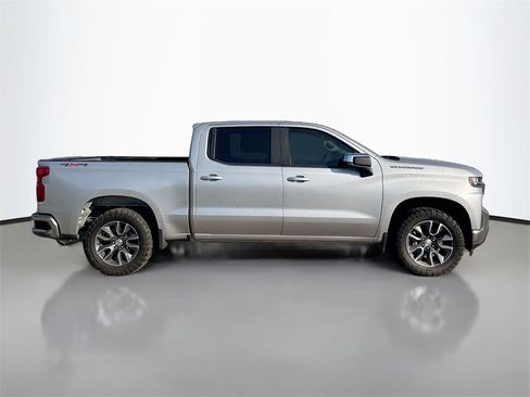 Used 2020 Chevrolet Silverado 1500 LT image 6