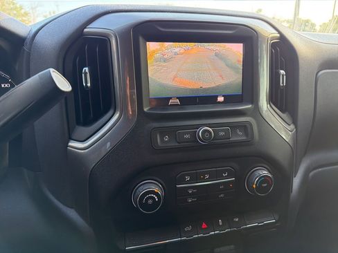 Used 2020 Chevrolet Silverado 1500 Custom w/ Custom Value Package RWD image 10