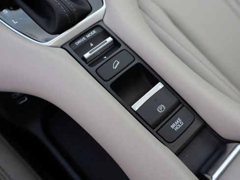 Used 2025 Honda HR-V EX-L image 23