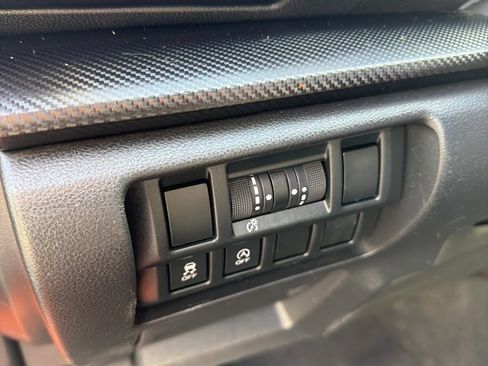 Used 2020 Subaru Crosstrek 2.0i Premium image 19