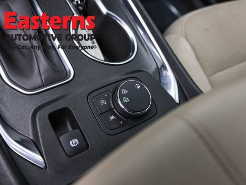 Used 2022 Chevrolet Traverse LS AWD/4WD image 20