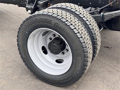 New 2025 Ford F550 4x4 Regular Cab Super Duty w/ XL Chrome Package image 11