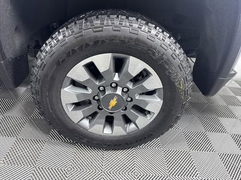 New 2026 Chevrolet Silverado 2500 LT w/ All Star Edition AWD/4WD image 9