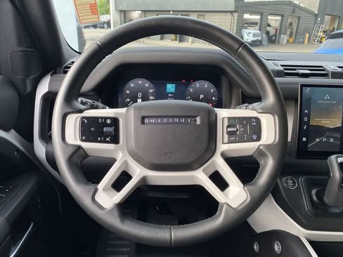 Used 2025 Land Rover Defender 110 S AWD/4WD image 19