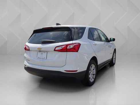 Used 2019 Chevrolet Equinox LS w/ LS Convenience Package FWD image 5