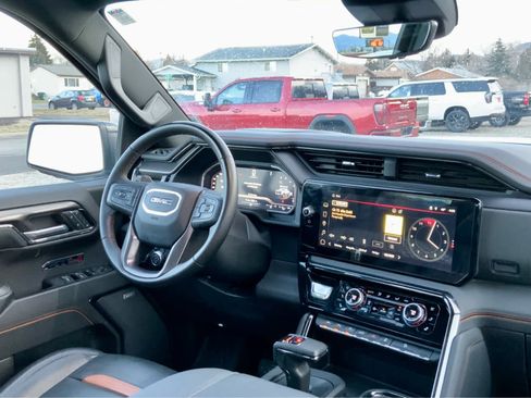 Used 2024 GMC Sierra 1500 AT4 w/ Technology Package image 42