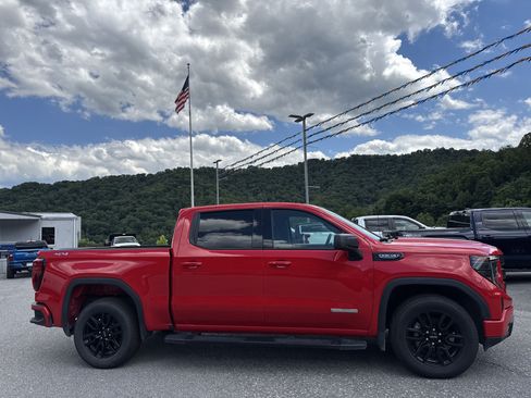 Used 2025 GMC Sierra 1500 Elevation AWD/4WD image 5