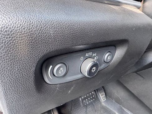 Used 2019 Chevrolet Traverse LT w/ LPO, Floor Liner Package AWD/4WD image 14