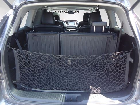 Used 2017 Toyota Highlander XLE image 33