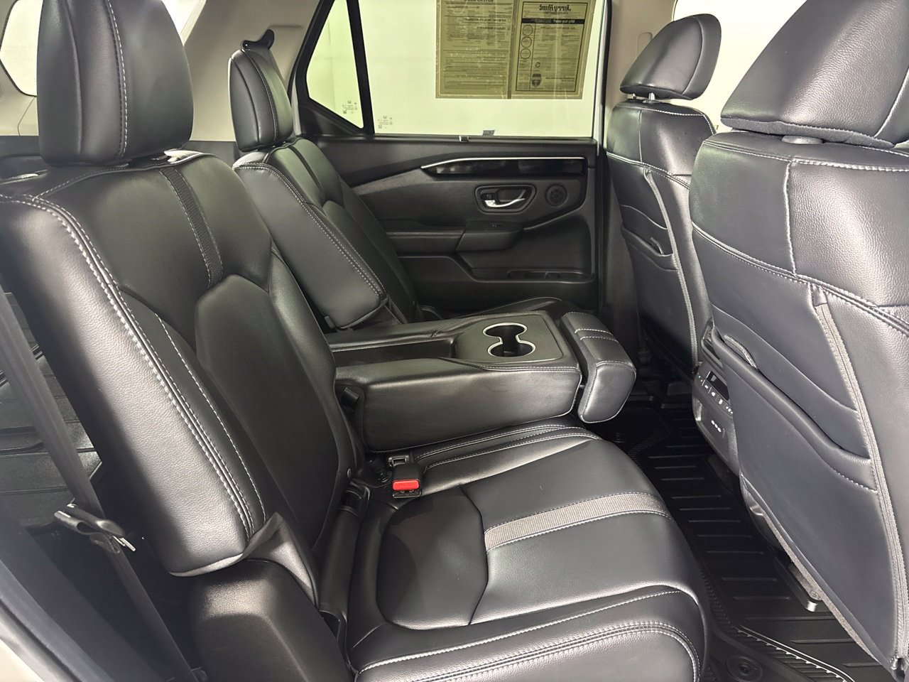 Used 2025 Honda Pilot Touring image 31