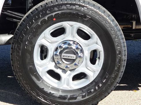 New 2026 Ford F250 XLT w/ XLT Premium Package AWD/4WD image 9