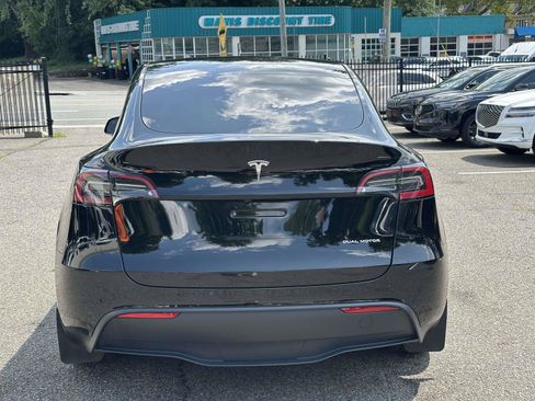 Used 2024 Tesla Model Y Long Range AWD/4WD image 4