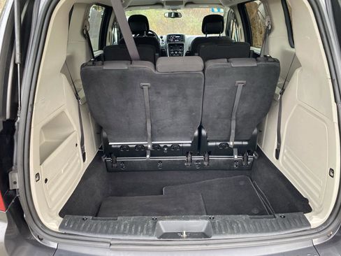 Used 2017 Dodge Grand Caravan SE w/ Power Window Group image 9