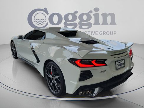 Used 2021 Chevrolet Corvette Stingray Premium Conv w/ Z51 Performance Package RWD image 2