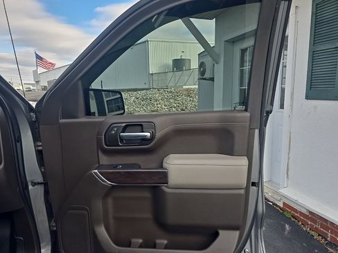 Used 2020 GMC Sierra 1500 SLT w/ SLT Premium Package image 24