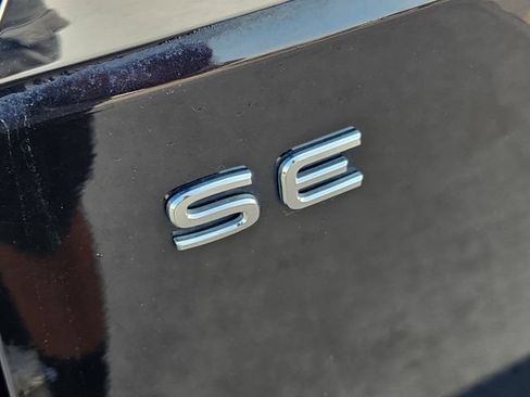 Used 2024 Volkswagen Atlas SE FWD image 10