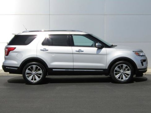 Used 2018 Ford Explorer Limited w/ Equipment Group 301A image 5