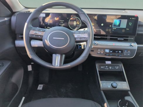 Used 2025 Hyundai Kona SEL image 23