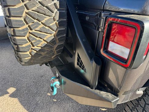 Used 2019 Jeep Wrangler Unlimited Rubicon image 16