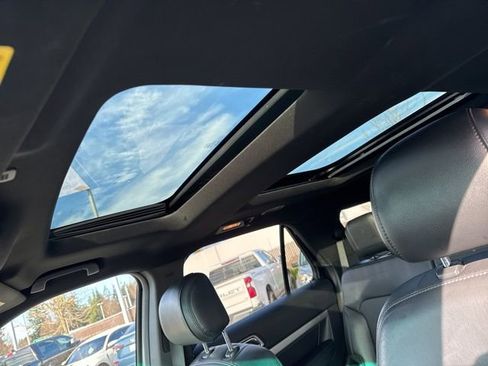 Used 2016 Ford Explorer XLT w/ Equipment Group 202A image 16