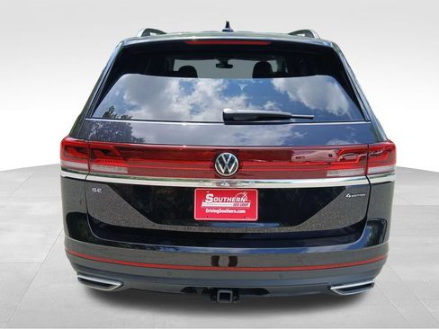 Used 2024 Volkswagen Atlas SE w/ Panoramic Sunroof Package AWD/4WD image 10