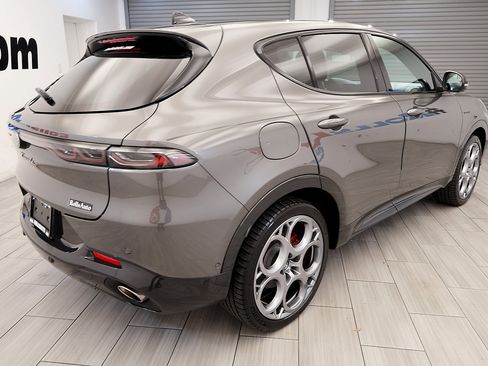 Used 2024 Alfa Romeo Tonale Veloce AWD/4WD image 5