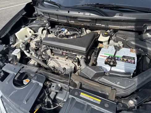 Used 2018 Nissan Rogue SV FWD image 28