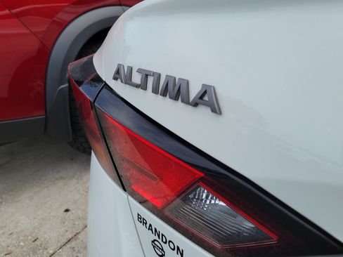 Certified 2025 Nissan Altima 2.5 S FWD image 6